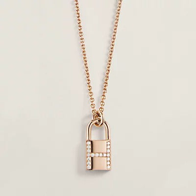 ˇFashion StreetˇHM ADVANCED NICHE LOCK HEAD NECKLACE DIAMONDS