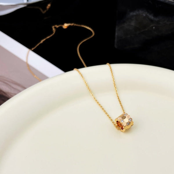 ˇFashion StreetˇBEE MINI PEDANT DIAMOND NECKLACE