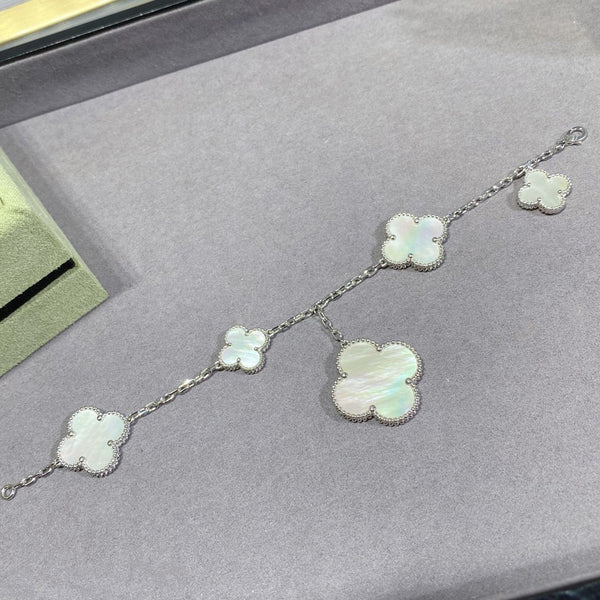 ˇFashion StreetˇCLOVER 5 MOTIF WHITE MOP  BRACELET
