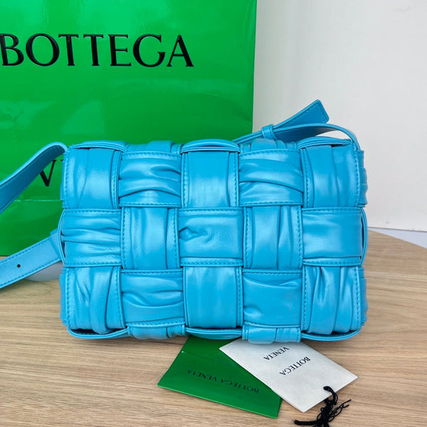 CASSETTE 28 IN SKY BLUE SOFT LAMBSKIN