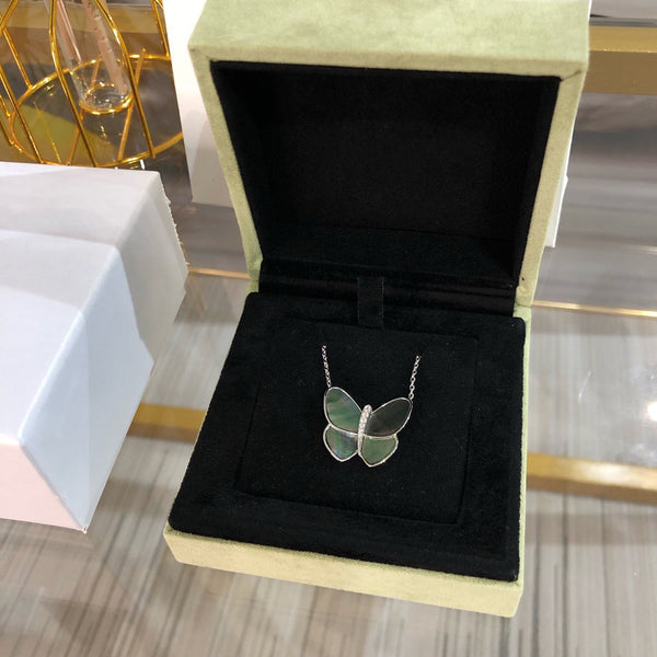 ˇFashion StreetˇLARGE BUTTERFLY SILVER PENDANT DIAMOND NECKLACE